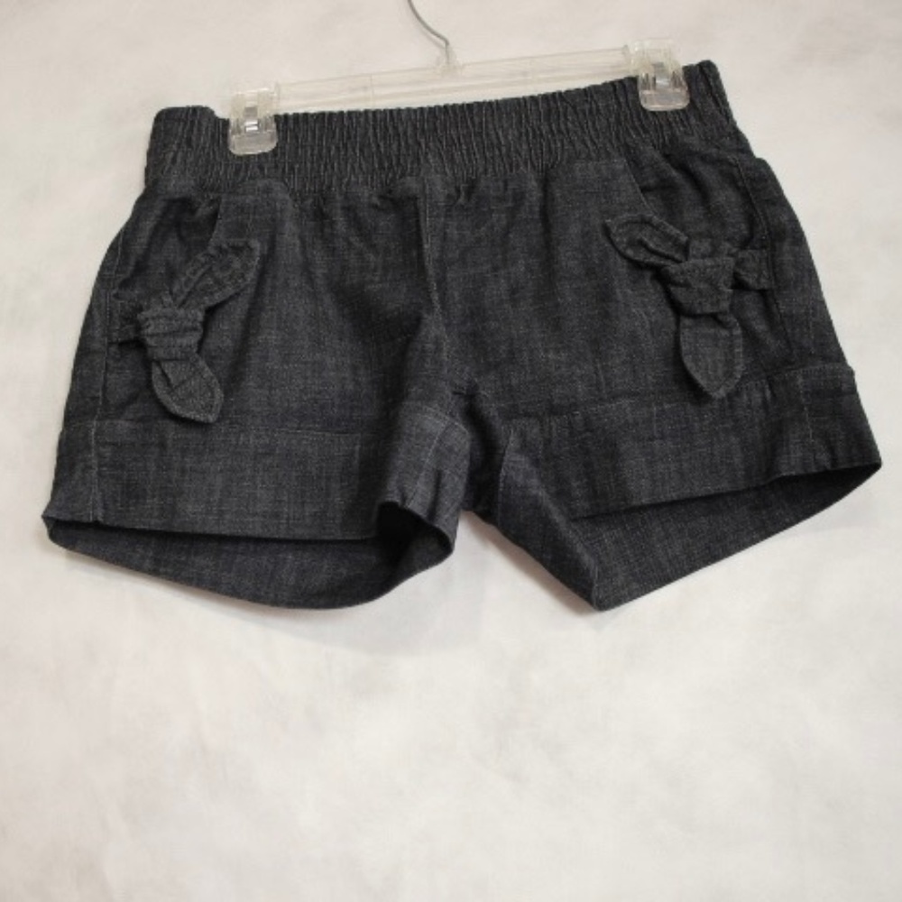 Denim shorts with cute bows